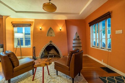 Sam Hughes Retreat by Velo