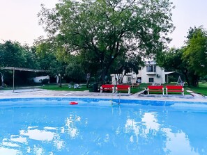 สระว่ายน้ำในร่ม