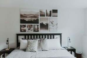 2 bedrooms, WiFi, bed sheets - Ski IN OUT Mont-Blanc, heart of the Laurentians (Mont-Blanc)