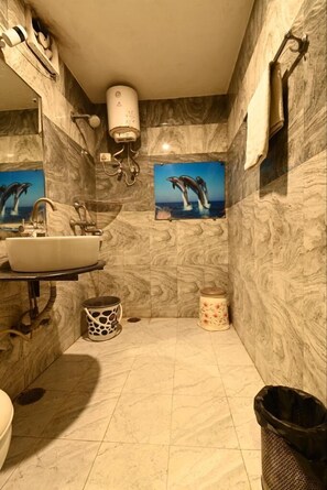 Luxury Room | Bathroom - Hotel I.P. Palace (Lucknow)