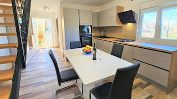 Fridge, microwave, oven, dishwasher