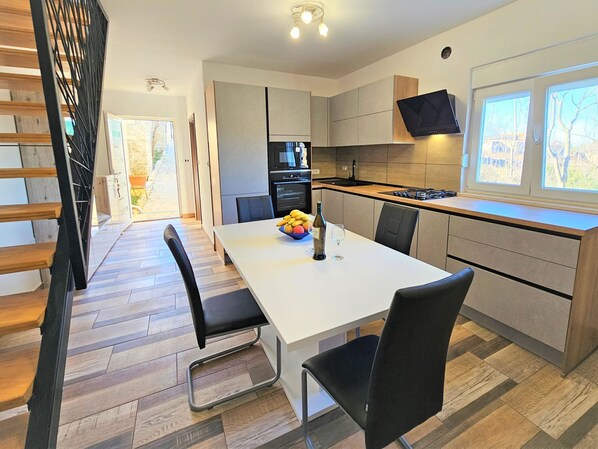 Fridge, microwave, oven, dishwasher