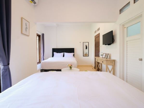 6 bedrooms, iron/ironing board, WiFi, bed sheets - Full House 6 BR with Privat Pool near Maguwoharjo Stadium @FHStay Maguwo (Jogja)