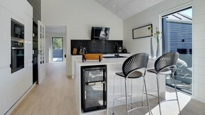 Kjøleskap, mikrobølgeovn, ovn og oppvaskmaskin