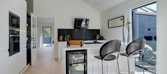 "Henrikke" - 500m to the fjord by Interhome