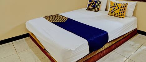 Double Room | Laptop workspace, free WiFi, bed sheets