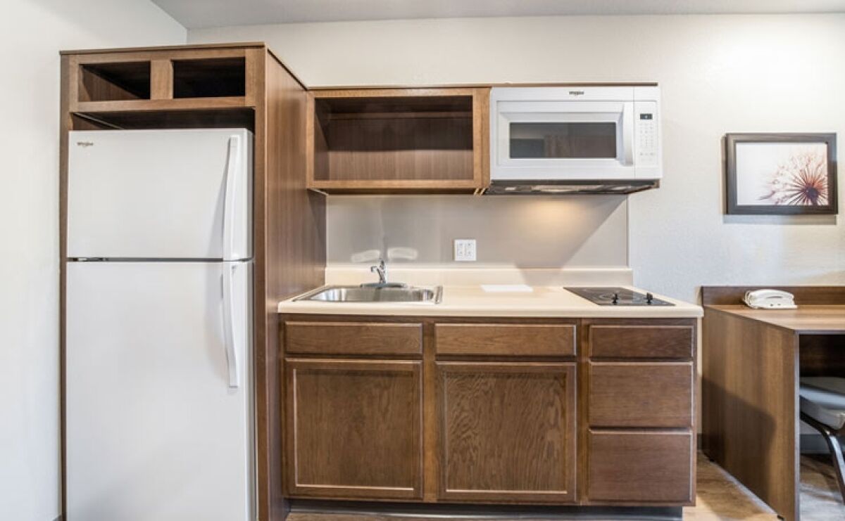 Budget-friendly Accommodation! FREE Parking, Kitchen, Pets Allowed!