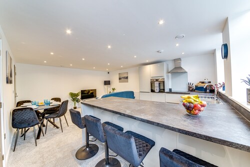 Stunning Executive 2 Bedroom House