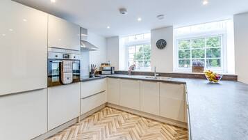 Fridge, microwave, oven, dishwasher