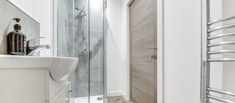 Stunning Executive 2 Bedroom House