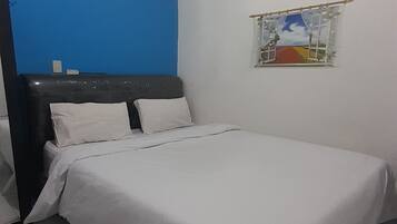 Chambre Double | Bureau, Wi-Fi gratuit, draps fournis