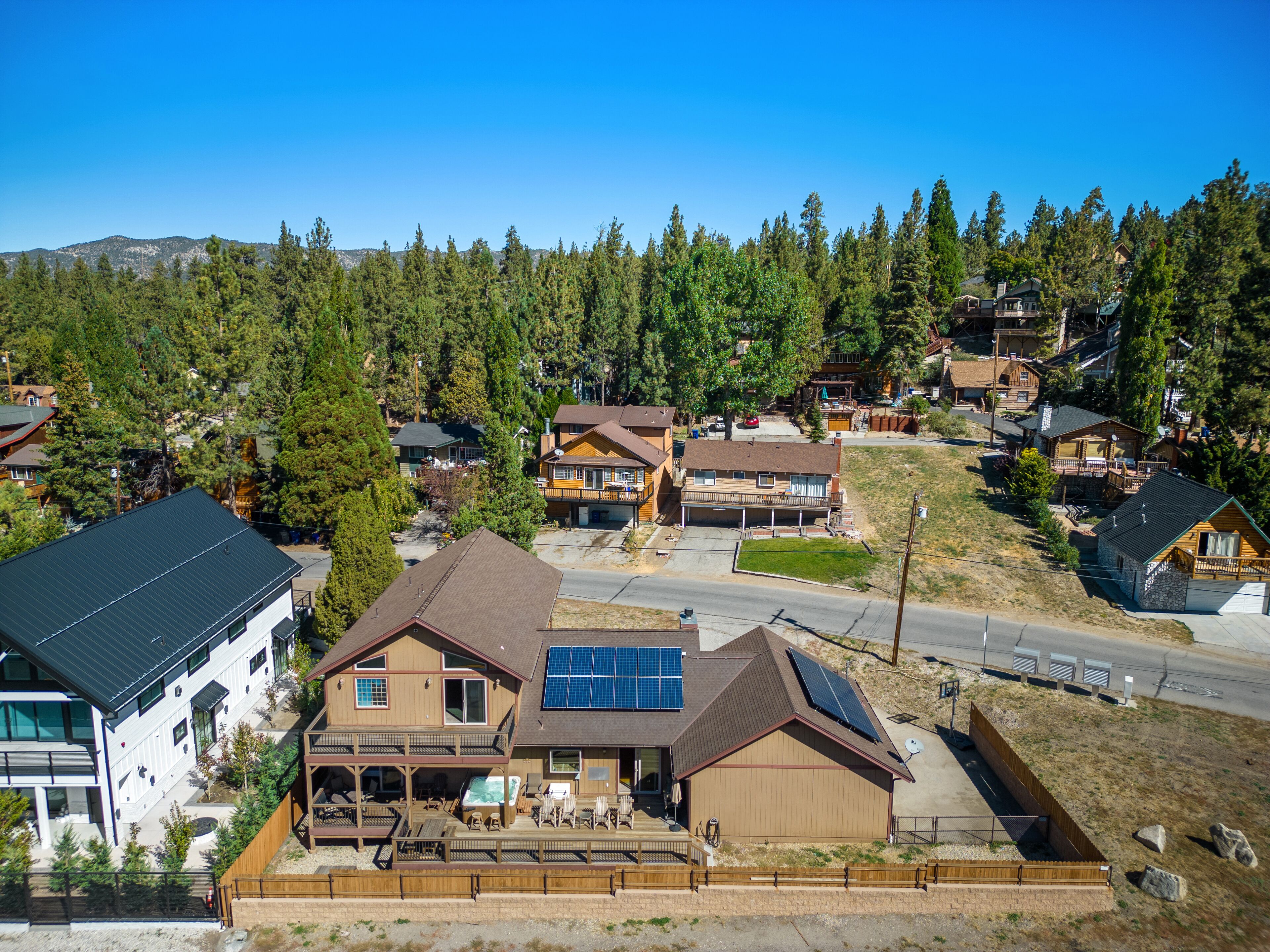Paw Print | Hot Tub, Mountain Views, Game Room, 4mins to Ski Resort!