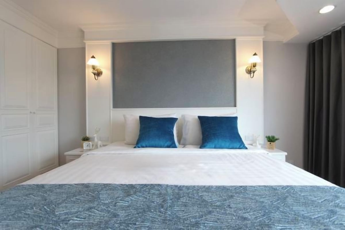 Literie hypoallergénique, minibar, coffres-forts dans les chambres