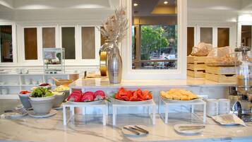Free daily buffet breakfast