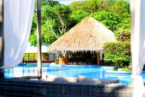 Bar vid poolen