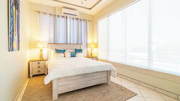 Habitación doble superior de uso individual | Camas con pillow-top y caja de seguridad en la habitación