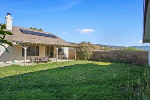 Exterior - Business Rental in Beautiful and Safe Stone Crest Neighborhood (Santa Clarita)