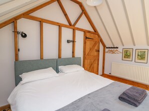 5 bedrooms, individually decorated, individually furnished, free WiFi - Nanthir House (Llandrindod Wells)