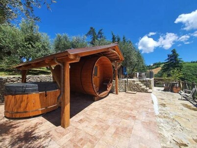 Vacation Home "Re Piano I Fiori" with Balcony, Shared Pool & Wi-Fi