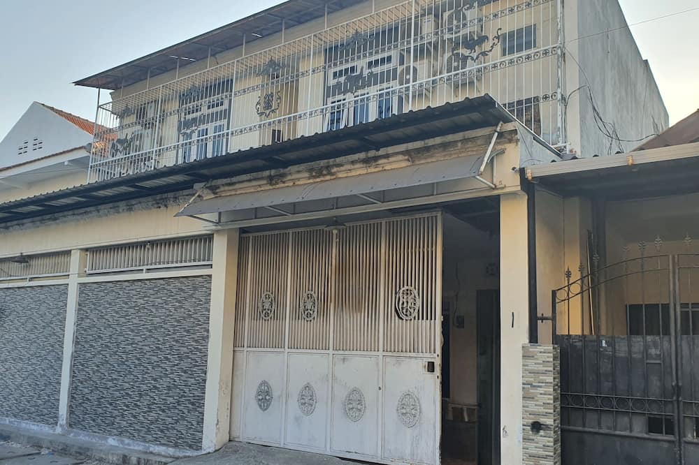 OYO 93114 Salak Homestay Syariah