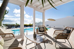 Pool - Villa "El Ancla" with Sea View, Private Pool and Wi-Fi (Playa Blanca)