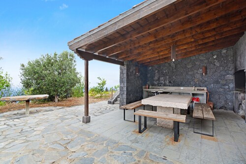 Ferienhaus 'Casa Serradero' mit Meerblick, privatem Pool und WLAN