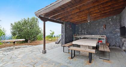 Ferienhaus 'Casa Serradero' mit Meerblick, privatem Pool und WLAN