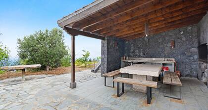 Holiday Home 'Casa Serradero' with Sea View, Private Pool and Wi-Fi