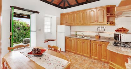 Ferienhaus 'Casa Serradero' mit Meerblick, privatem Pool und WLAN