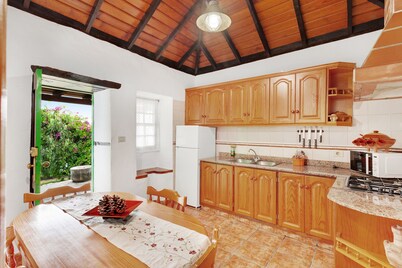 Holiday Home 'Casa Serradero' with Sea View, Private Pool and Wi-Fi