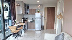 Apartment, 1 Bedroom, Accessible, Balcony | Interior