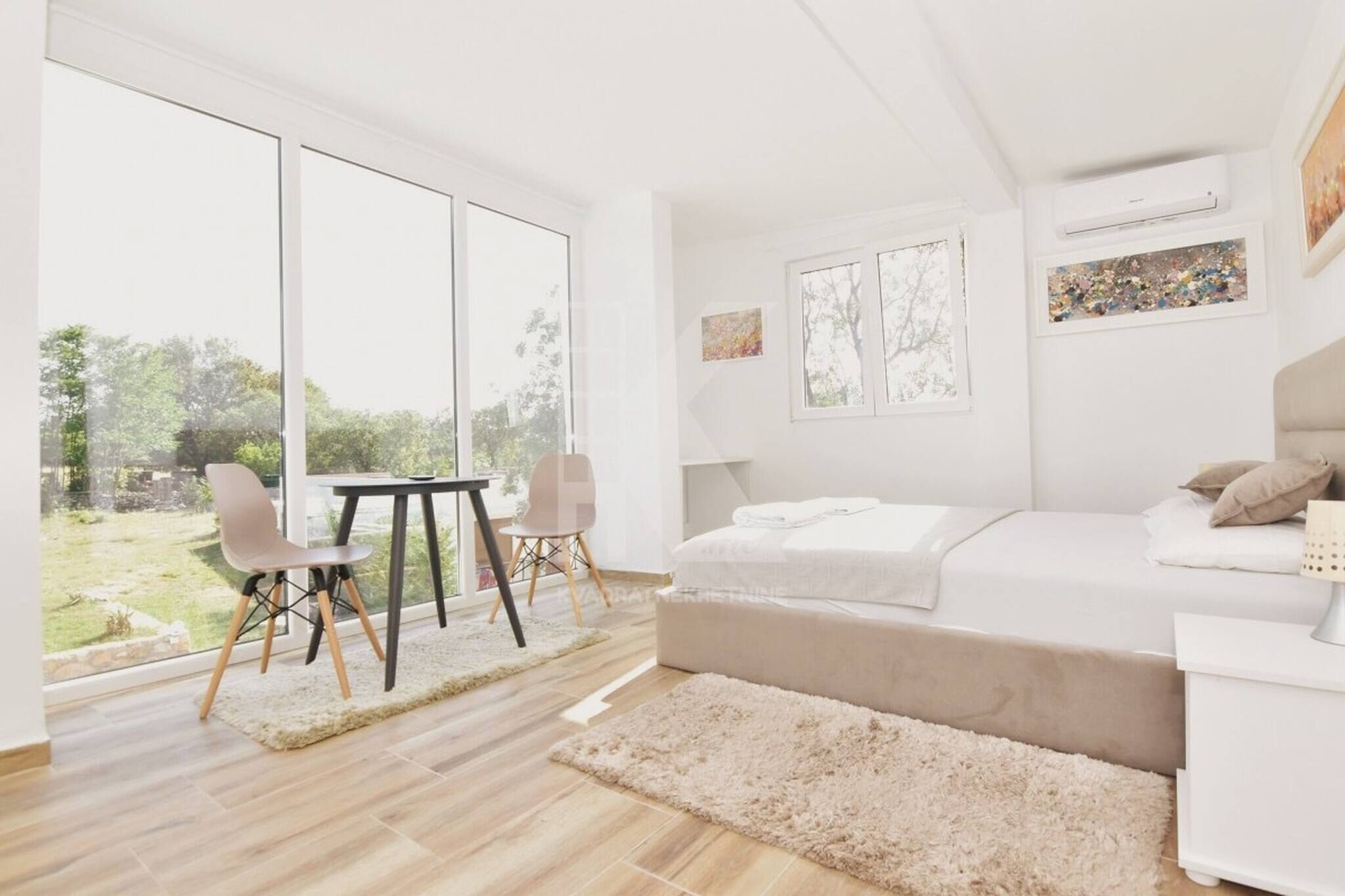 3 bedrooms, soundproofing