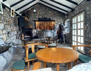 Villa, 3 habitaciones, para fumadores, alberca privada | Restaurantes