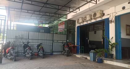 OYO 93117 Penginapan Tiga Dara