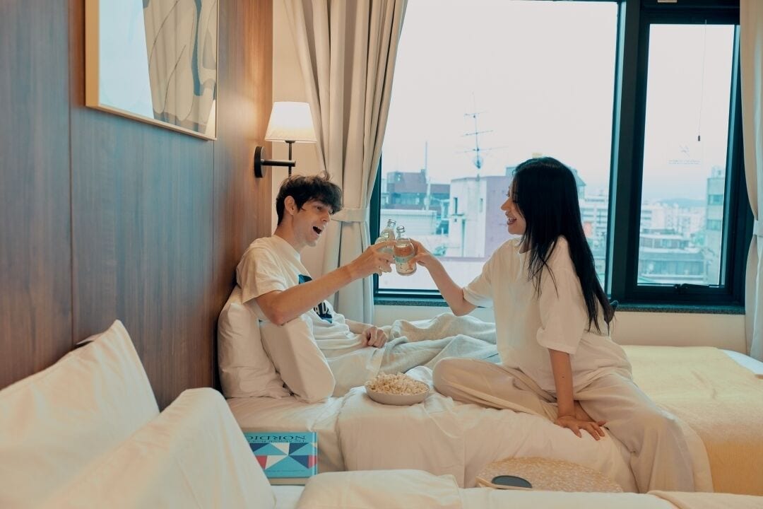 Collection T | Bộ đồ giường cao cấp, màn/rèm cản sáng, phòng cách âm 