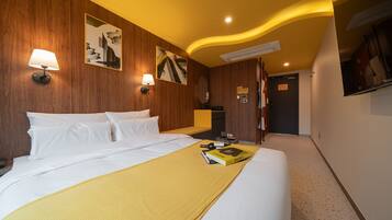 Collection D | 1 kamar tidur, seprai premium, tirai kedap cahaya, dan kedap suara