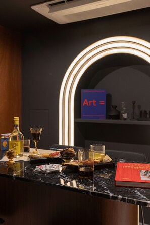Museum | Premium bedding, blackout curtains, soundproofing, iron/ironing board - Nouvelle Hotel Seoul Itaewon (Seoul)