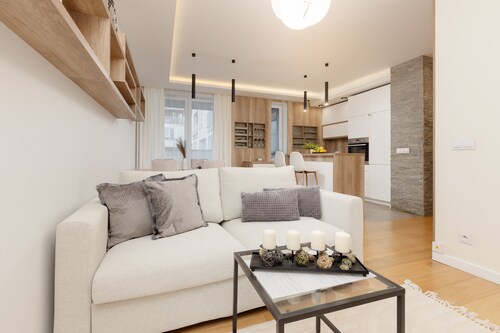 Cozy Apartment With Balcony by Renters