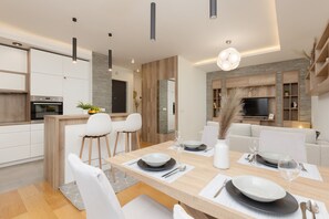 Apartment, 3 Bedrooms, 2 Bathrooms | Private kitchen | Microwave, dishwasher, coffee/tea maker, cookware/dishes/utensils - Cozy Apartment With Balcony by Renters (Warsaw)