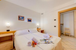 2 bedrooms, free WiFi, bed sheets - Chalet Sciachilo’ Ski In-Ski Out 10m (Livigno)