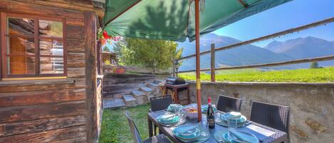 Tempat makan outdoor