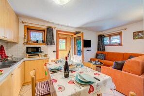 Dining - Chalet Sciachilo’ Ski In-Ski Out 10m (Livigno)