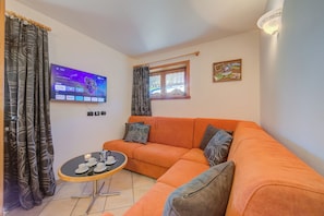 Family Apartment, Multiple Bedrooms (Chalet Sciachilo’ Ski In-Ski Out) | Living area - Chalet Sciachilo’ Ski In-Ski Out 10m (Livigno)