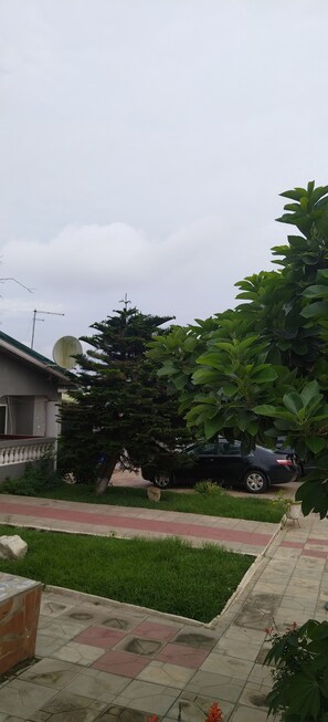 Property grounds - Family home, with work area  (Gbawe)