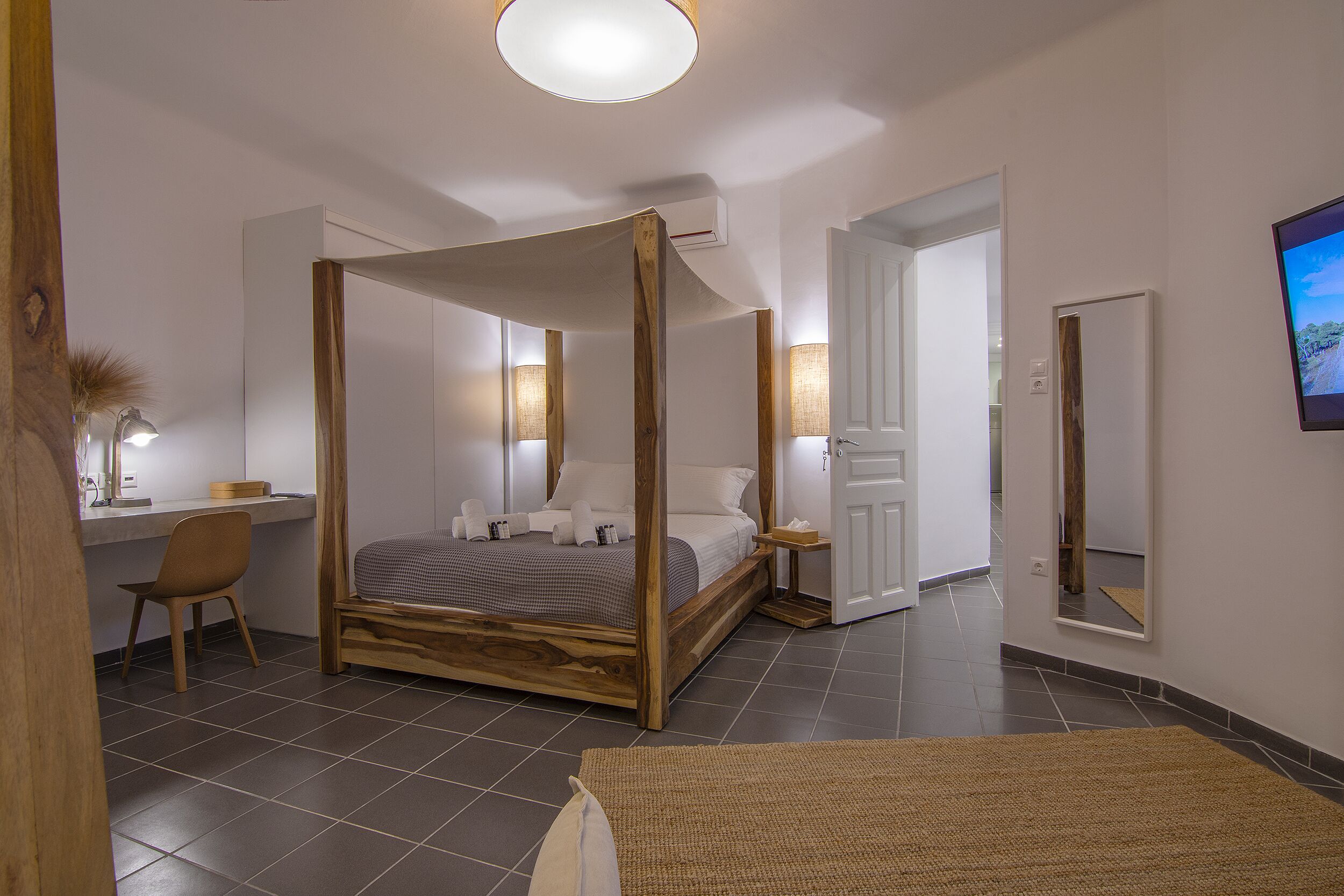 3 soverom, skrivebord, strykejern/-brett og wi-fi (inkludert)