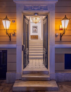 Interior - Art Pantheon Residence in Plaka • Acropolis area (Athens)