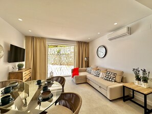 Standard Double Room | Iron/ironing board, free WiFi, bed sheets, wheelchair access - Loft 18 Beach Front Marbella - EaW Homes (Marbella)