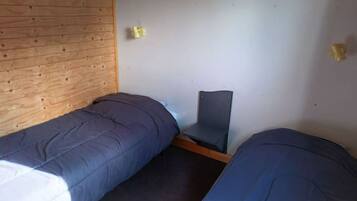 2 chambres, lit parapluie