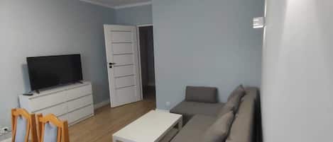 Basic Apartment | 1 bedroom, free WiFi, bed sheets