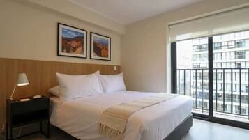 1 bedroom, desk, iron/ironing board, WiFi